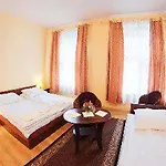 Ingo Aparthotel 3*